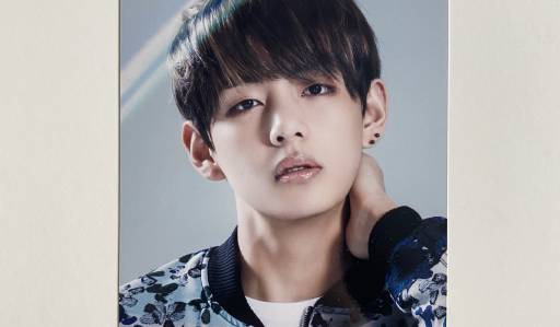 BTS 1ST JAPAN ANNIVERSARY POP-UP EVENT PHOTO - V